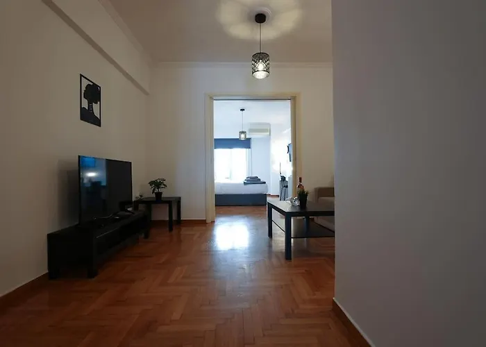 Syntagma Square, 70Sqm Pentelis Sunny Apartment