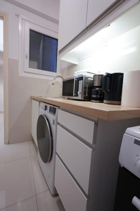 Syntagma Square, 70sqm Pentelis Sunny Apartment *