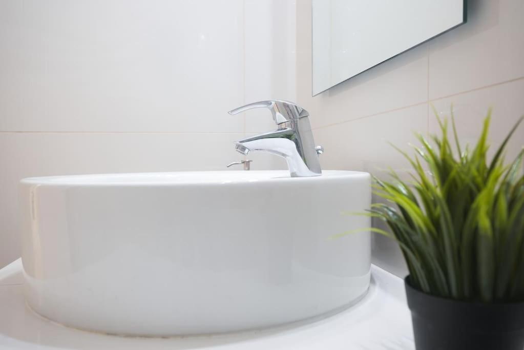 Syntagma Square, 70sqm Pentelis Sunny Apartment *