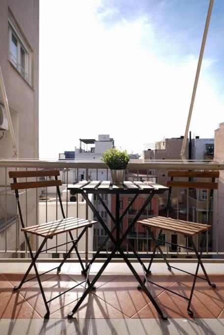 Syntagma Square, 70sqm Pentelis Sunny Apartment Athens