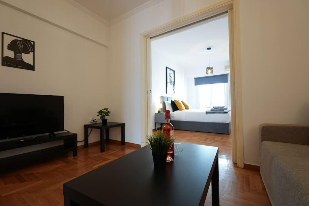Syntagma Square, 70sqm Pentelis Sunny Athens