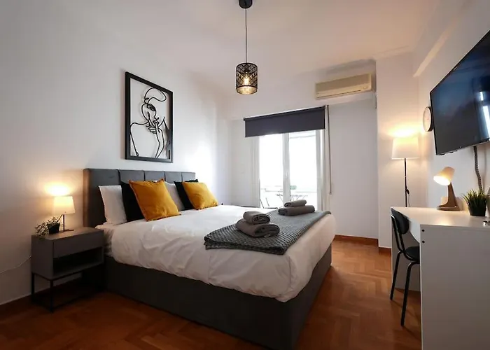 Syntagma Square, 70Sqm Pentelis Sunny Apartment